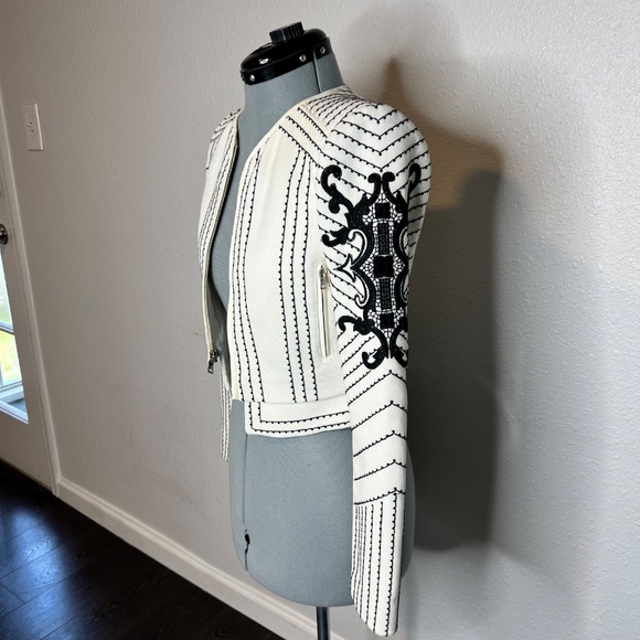 BGBG Bolero Embroidered Jacket Size XS - Picture 3 of 7